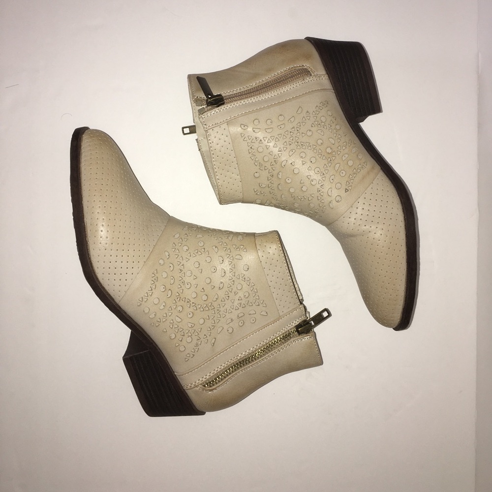 ❄️Maurice tan booties❄️